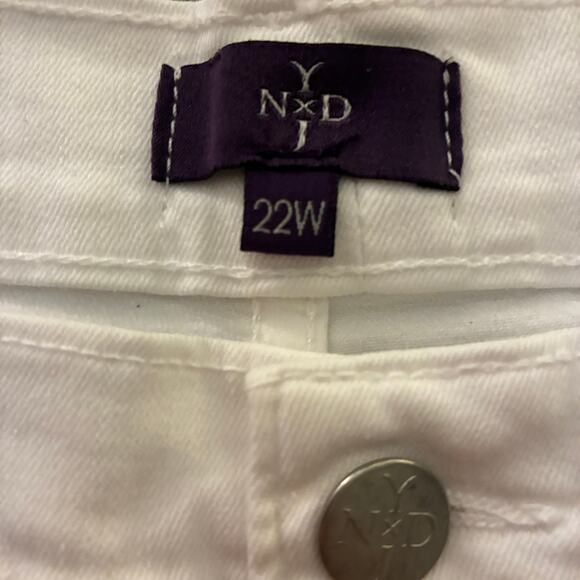 NYDJ 22W Capri Cropped Jeans White Denim - Picture 3 of 9